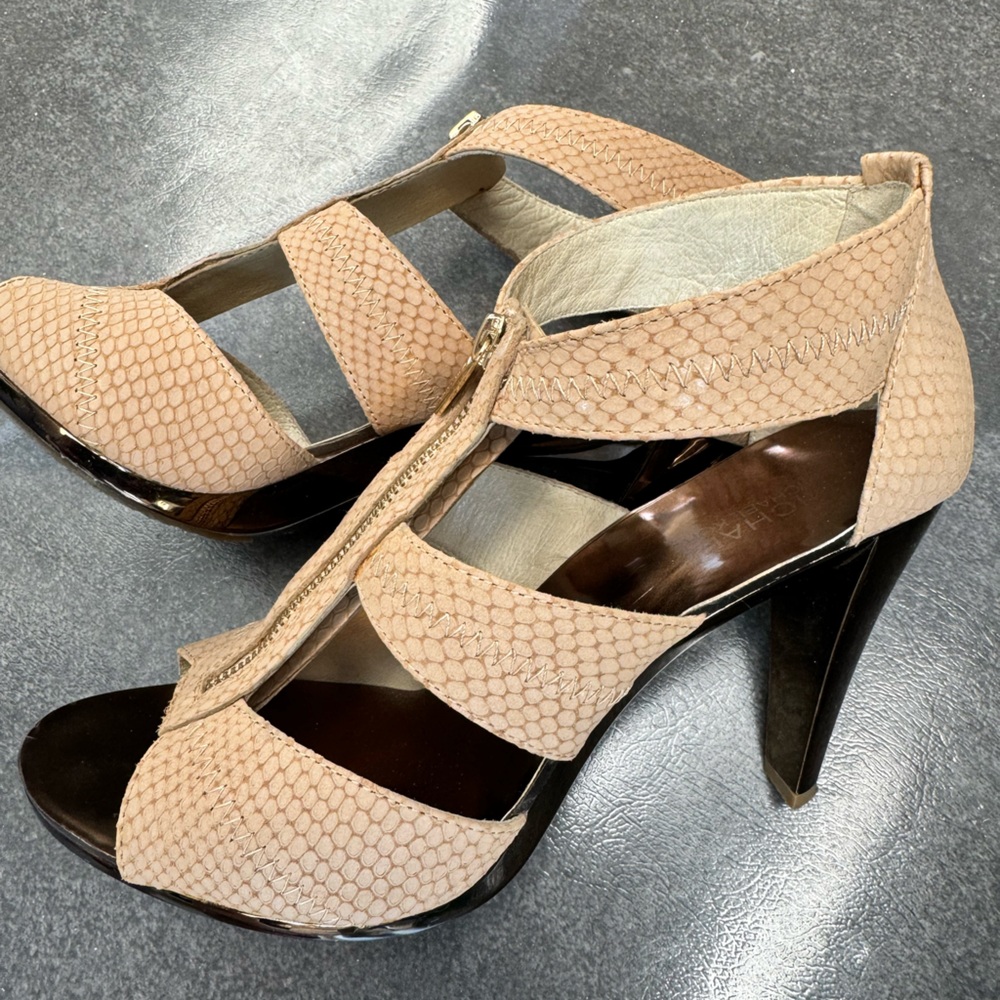 Michael Kors Textured Snake skin Faux Zipper Top Stiletto 4 inch Heels Size 9.5